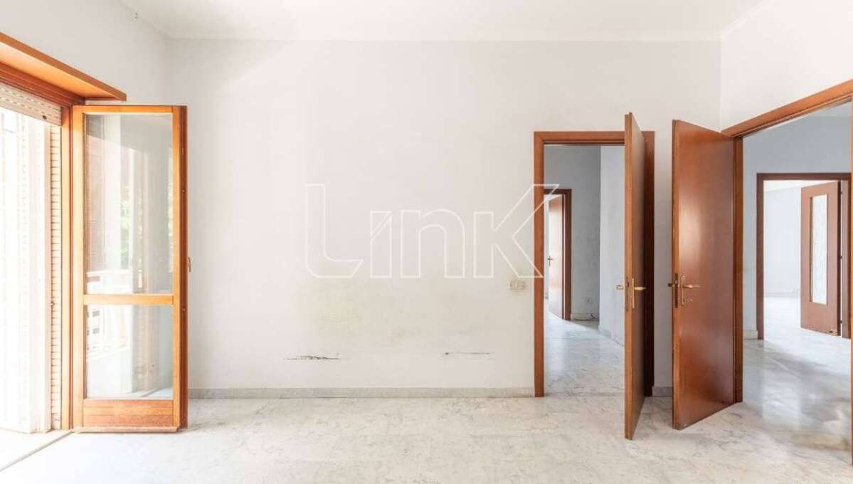 Appartamento in vendita via Courmayeur, Roma