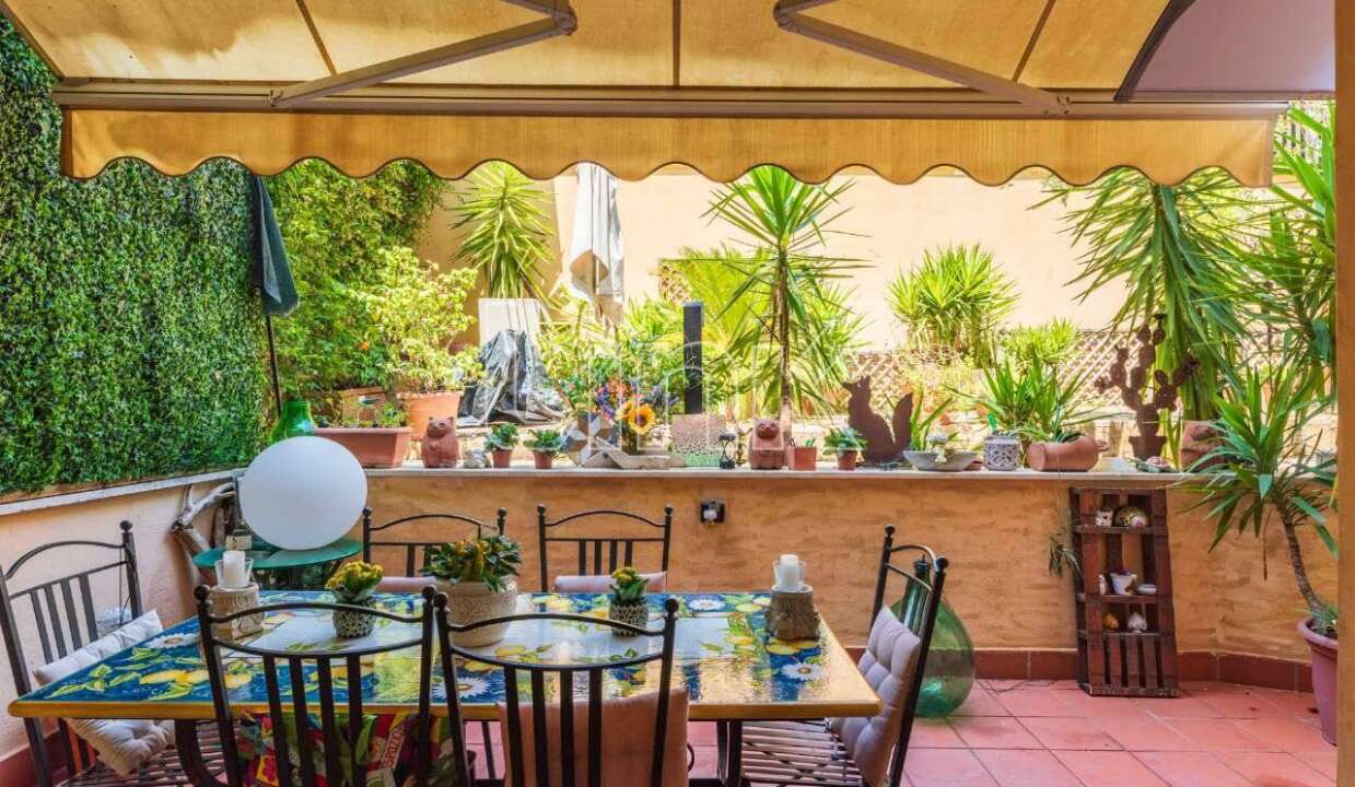 Appartamento in vendita via della Mendola, Roma