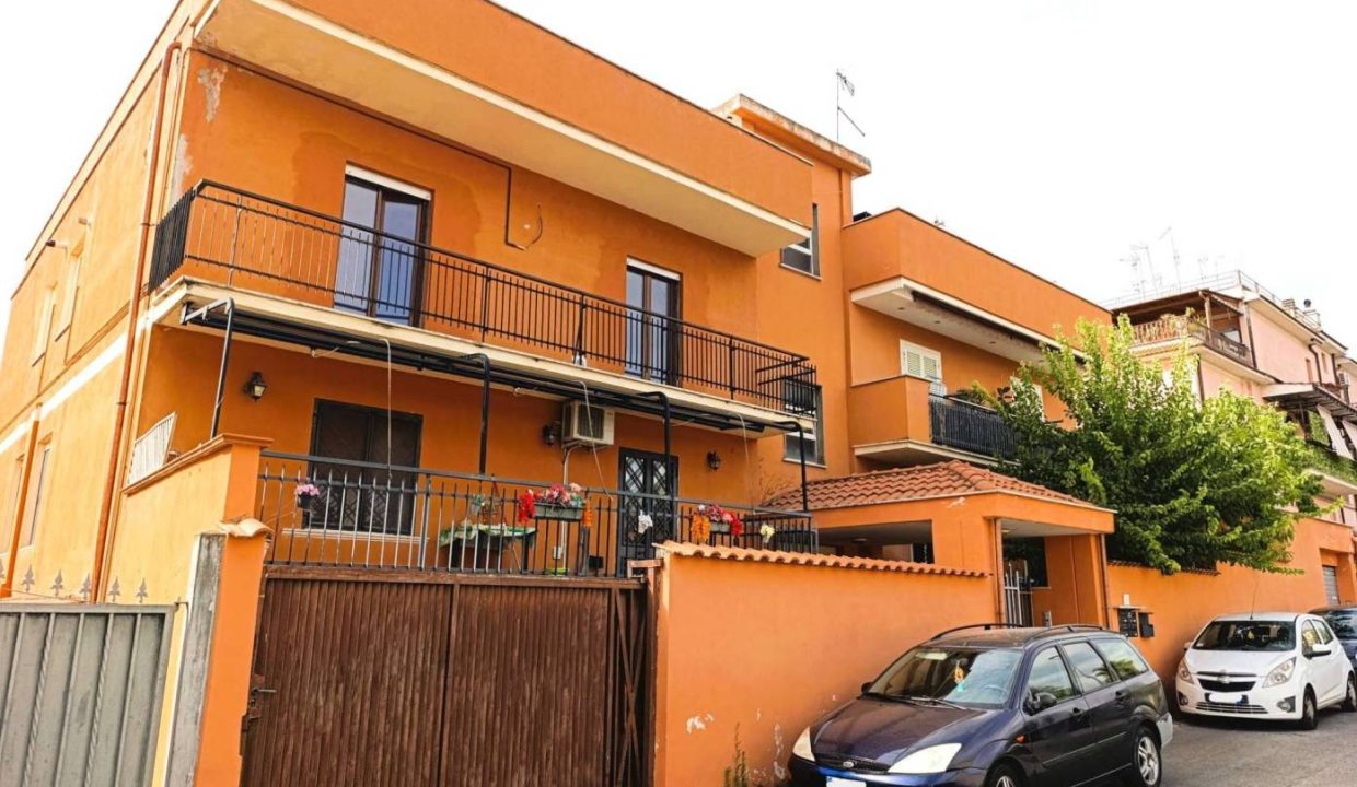 Appartamento in vendita via Gualtieri Sicamino, Roma