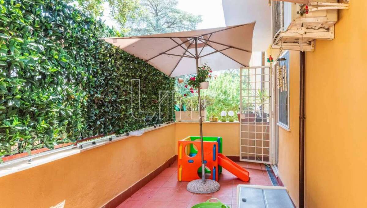 Appartamento in vendita via della Mendola, Roma