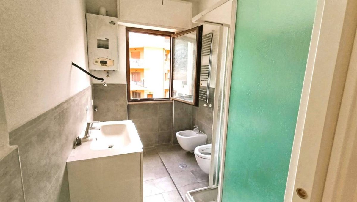 Appartamento in vendita via Gualtieri Sicamino, Roma