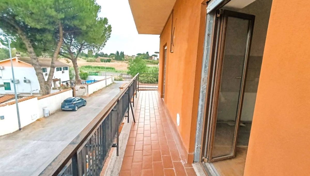 Appartamento in vendita via Gualtieri Sicamino, Roma