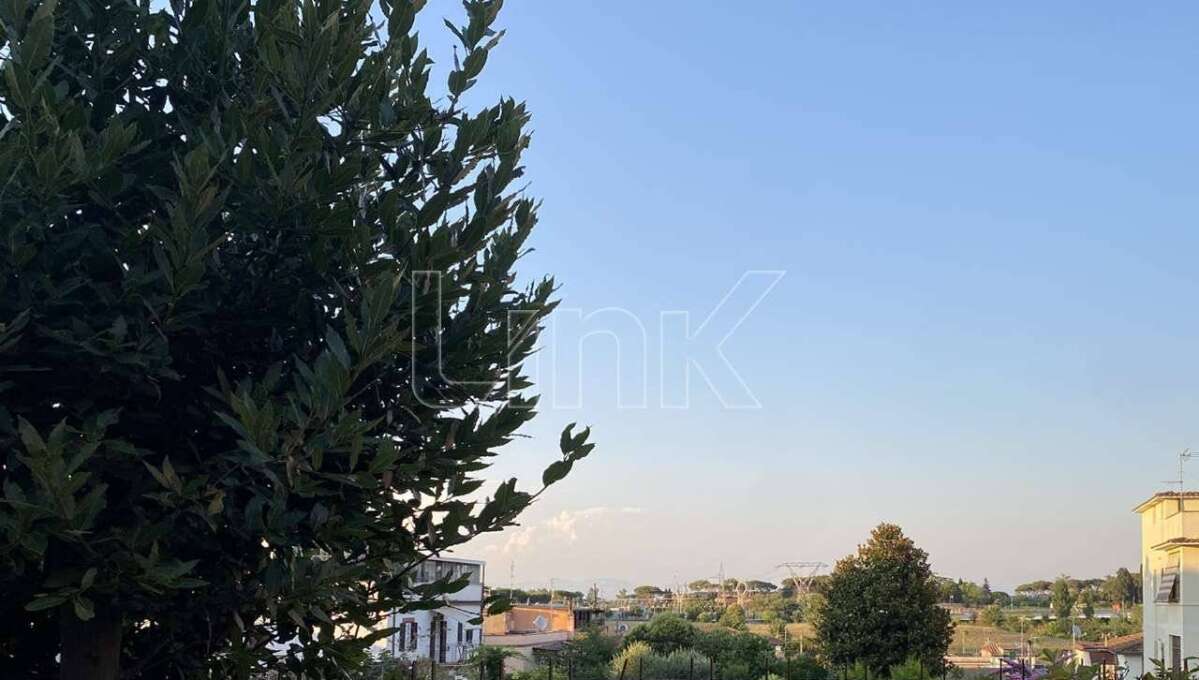 Appartamento in vendita in via Al Sesto Miglio, Roma