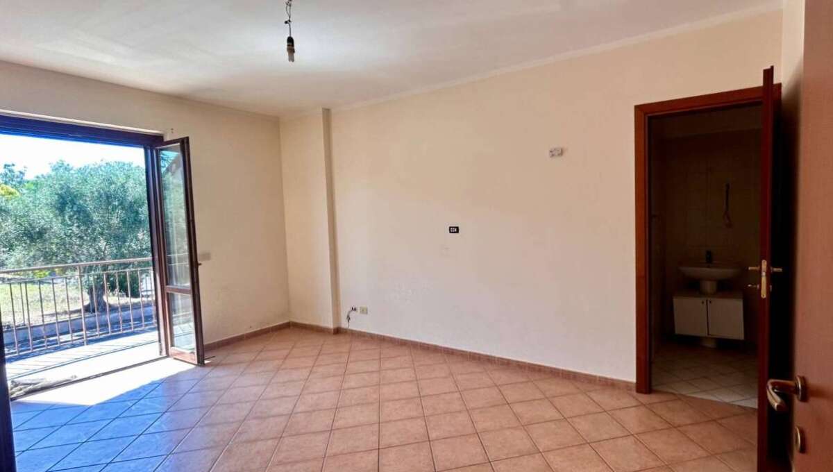 Appartamento in vendita in via Ortucchio, Roma