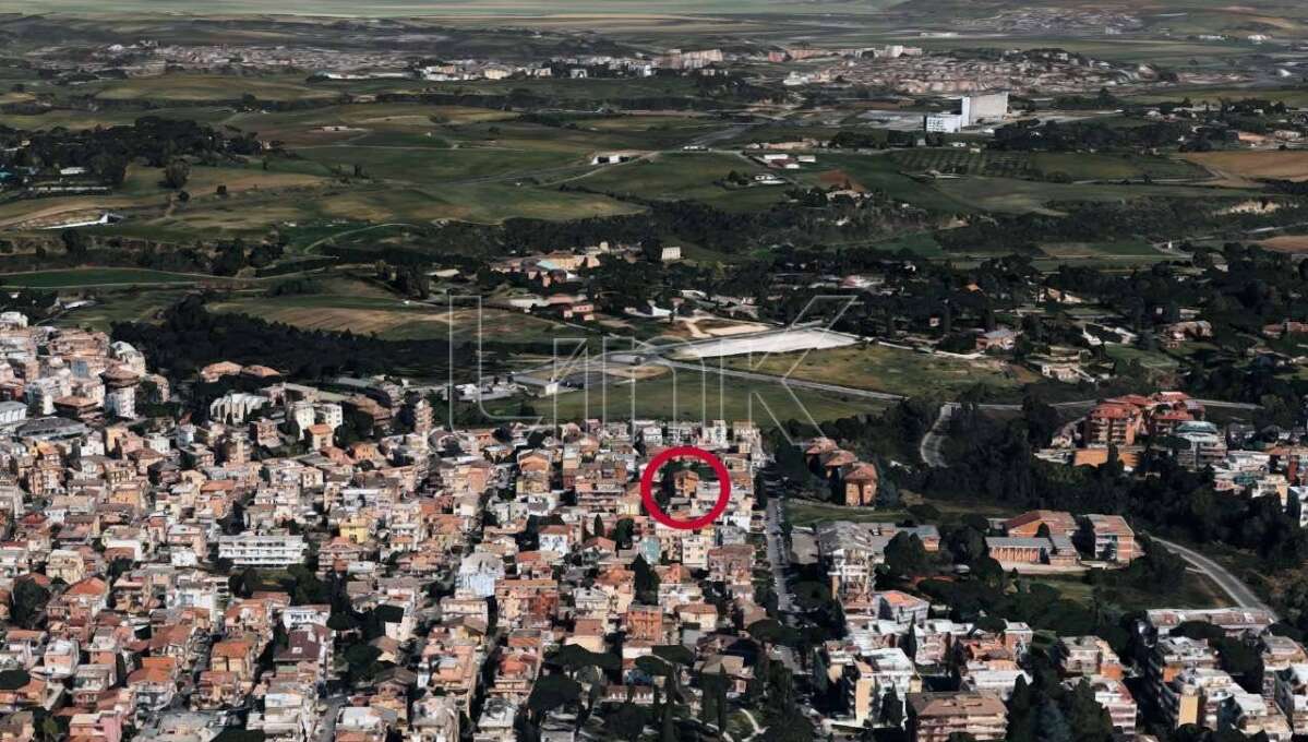 Appartamento in vendita in via Al Sesto Miglio, Roma