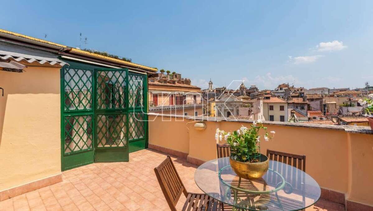 Attico in affitto in piazza Rondanini, Roma