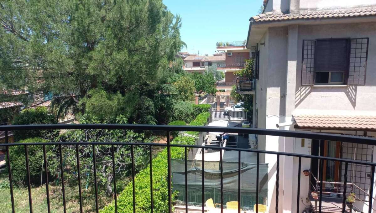 Appartamento in vendita in via Ortucchio, Roma