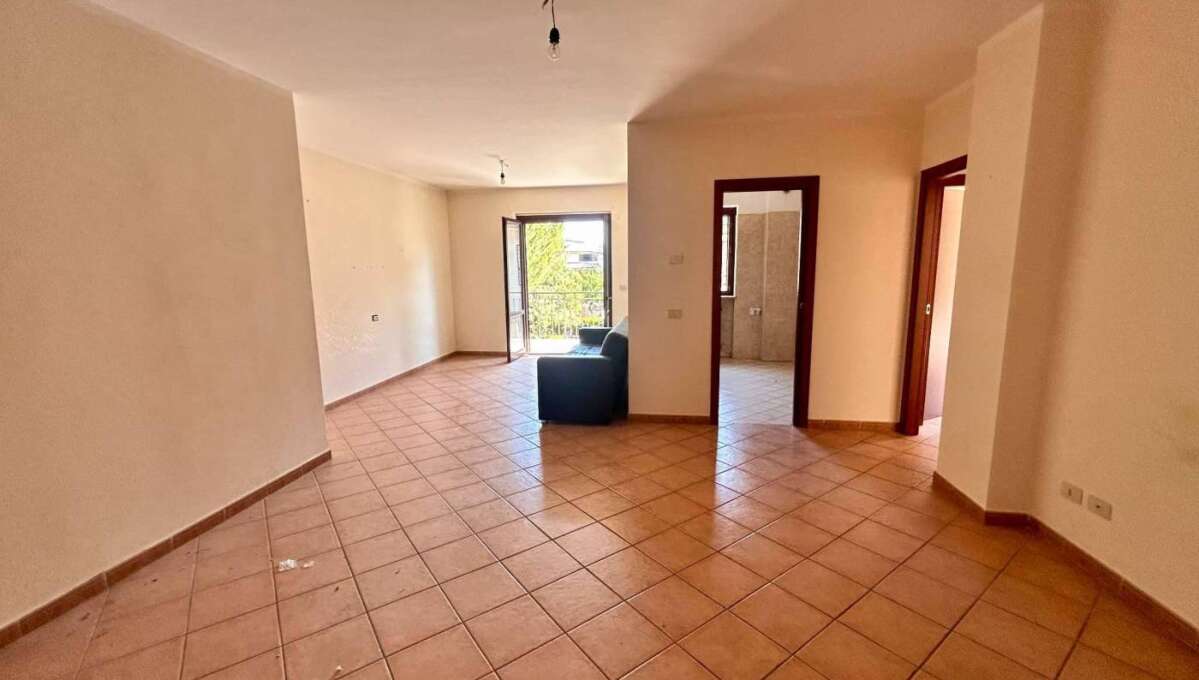 Appartamento in vendita in via Ortucchio, Roma