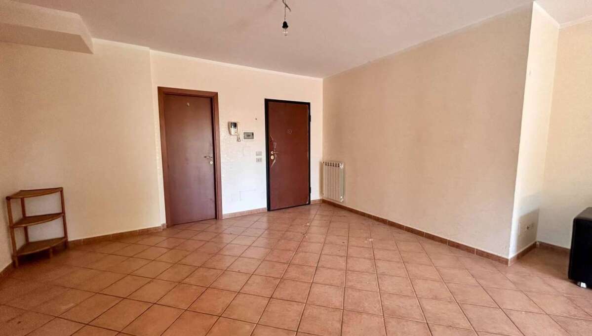 Appartamento in vendita in via Ortucchio, Roma