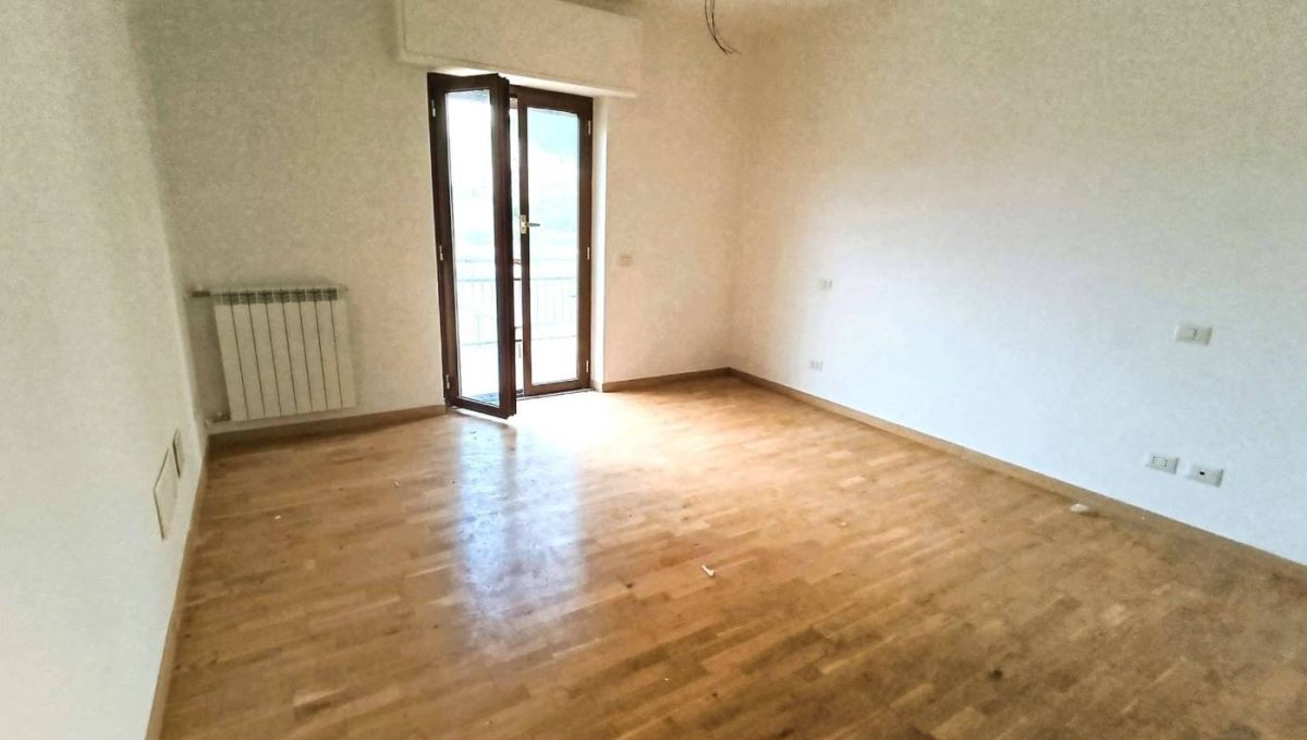 Appartamento in vendita via Gualtieri Sicamino, Roma