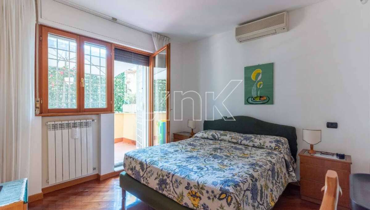 Appartamento in vendita via della Mendola, Roma