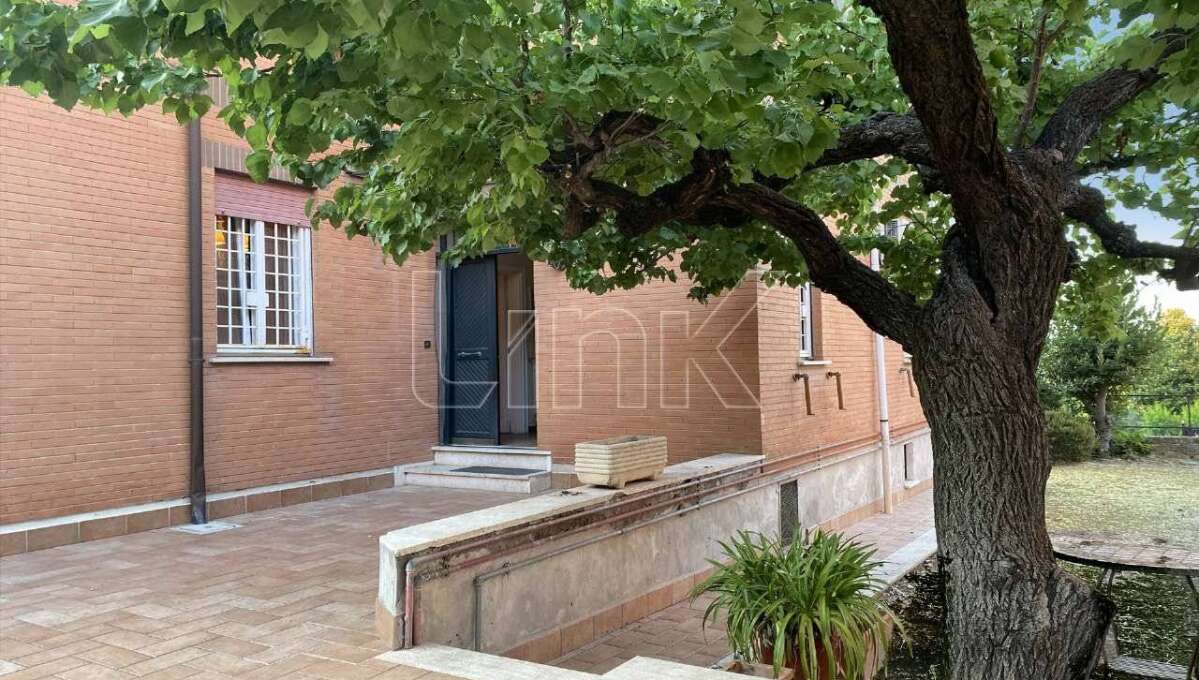 Appartamento in vendita in via Al Sesto Miglio, Roma