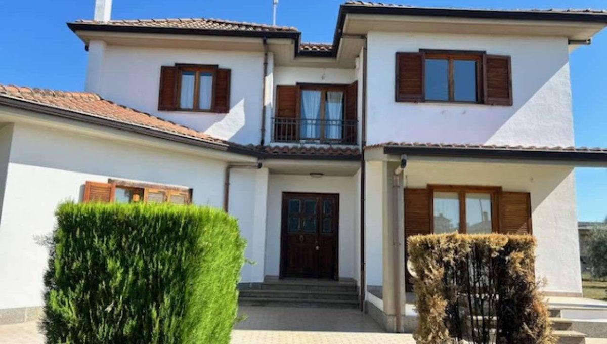 Villa in vendita via delle Rose, Lariano