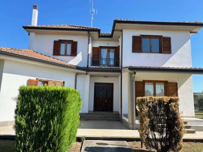 Villa in vendita via delle Rose, Lariano