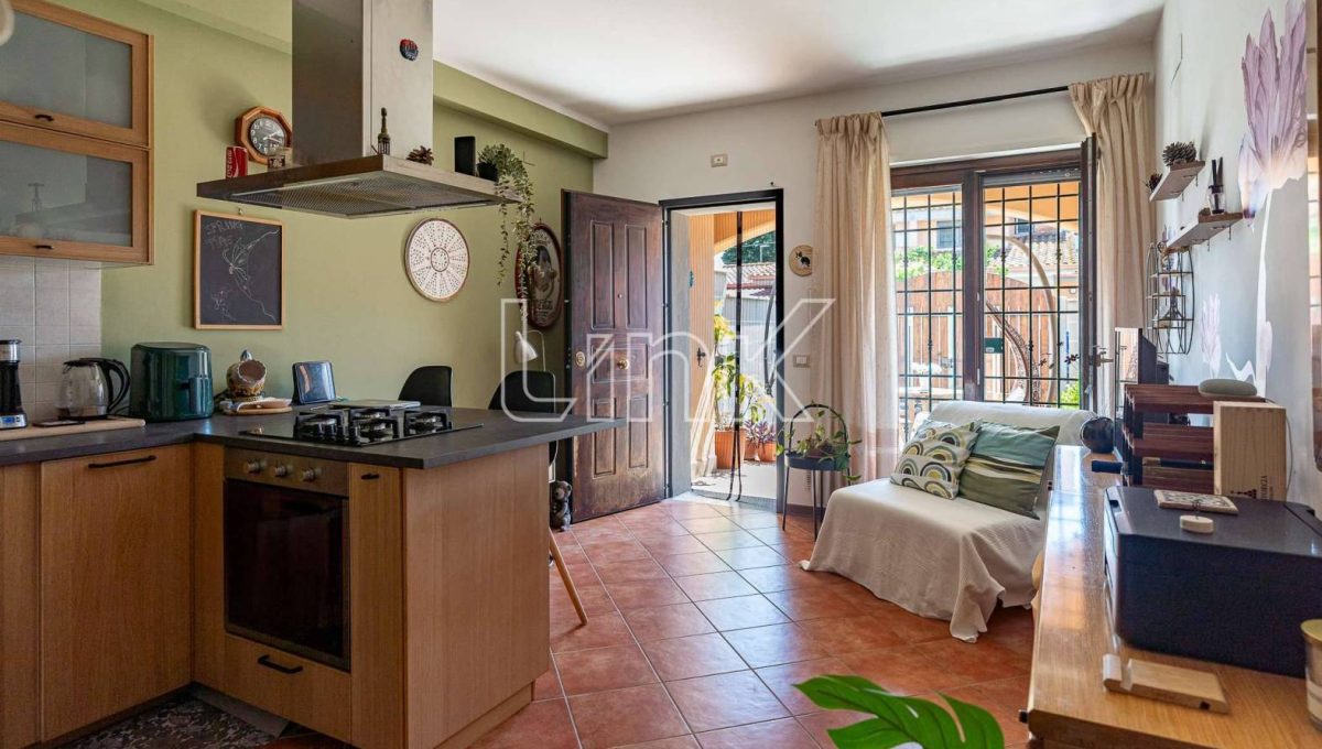 Villino a schiera in vendita via Sesia, Torvajanica