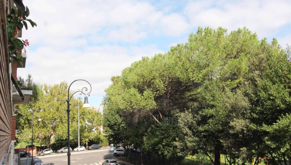 Appartamento in vendita via Antonazzo Romano, Roma