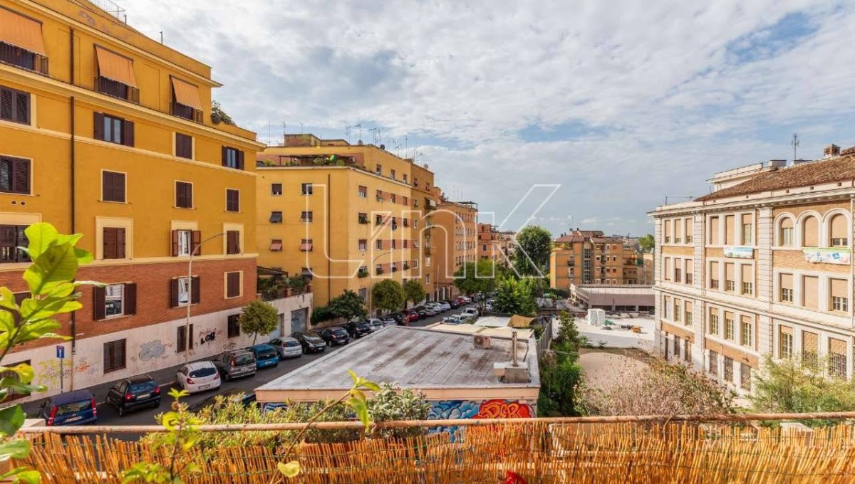 Appartamento in vendita in via Arturo Colautti, Roma