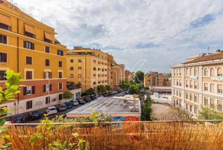Appartamento in vendita in via Arturo Colautti, Roma
