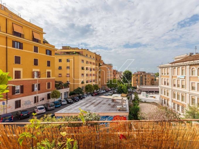 Appartamento in vendita in via Arturo Colautti, Roma