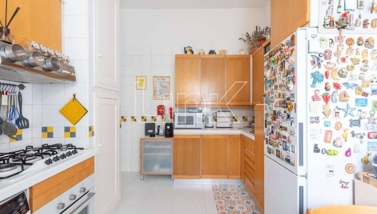 Appartamento in vendita via Paola Falconieri, Roma