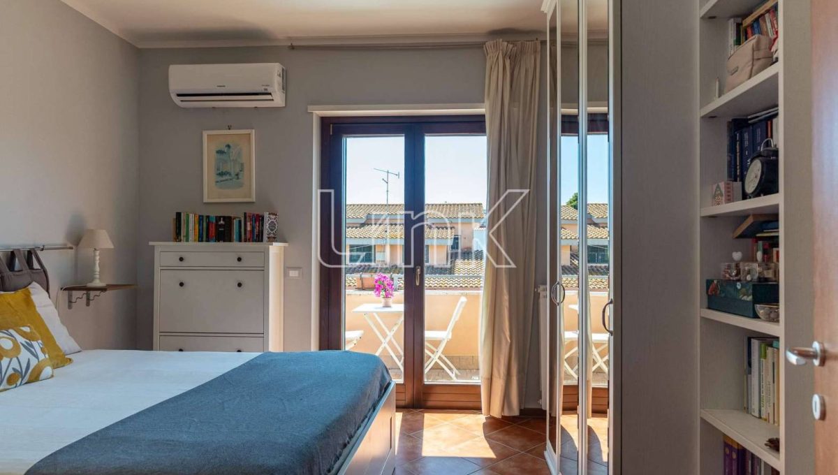 Villino a schiera in vendita via Sesia, Torvajanica