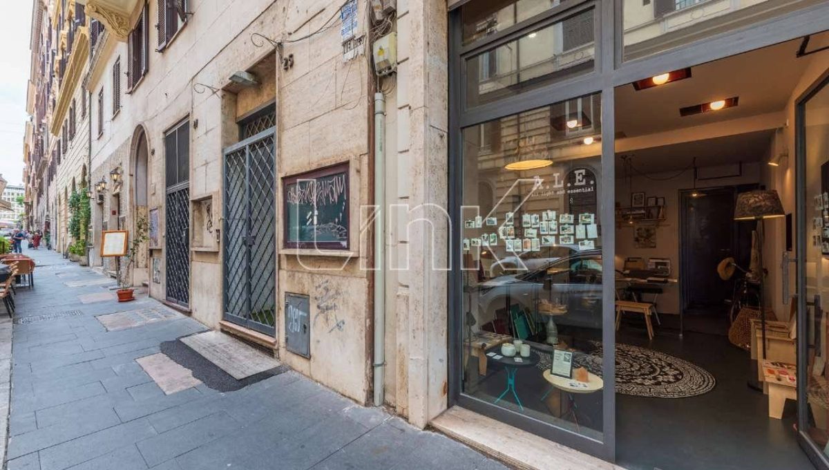 Locale commerciale in affitto via Palermo, Roma