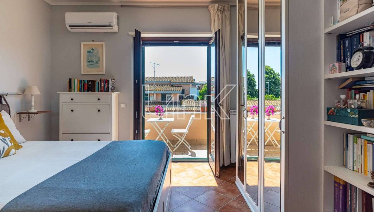 Villino a schiera in vendita via Sesia, Torvajanica