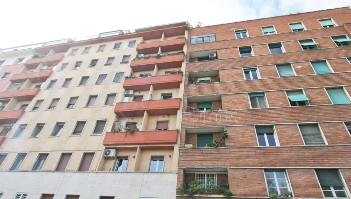 Appartamento in vendita via Antonazzo Romano, Roma