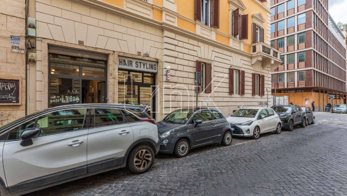 Locale commerciale in affitto via Palermo, Roma