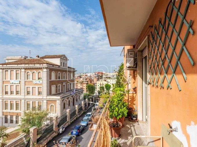 Appartamento in vendita in via Arturo Colautti, Roma