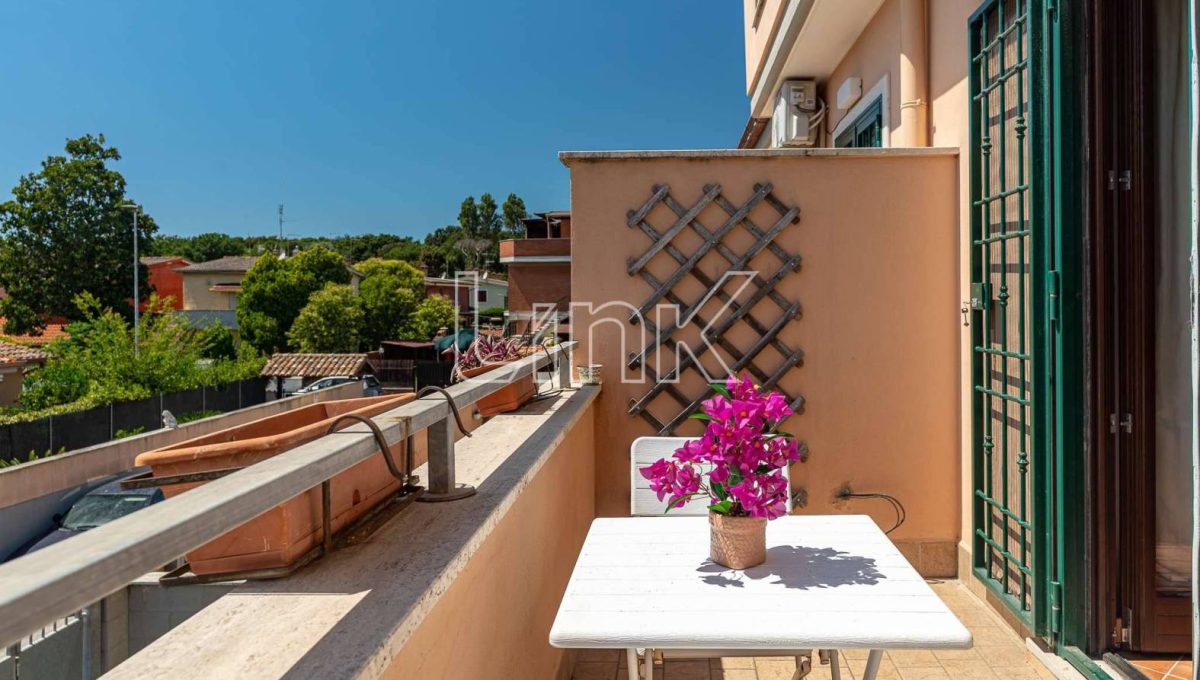 Villino a schiera in vendita via Sesia, Torvajanica