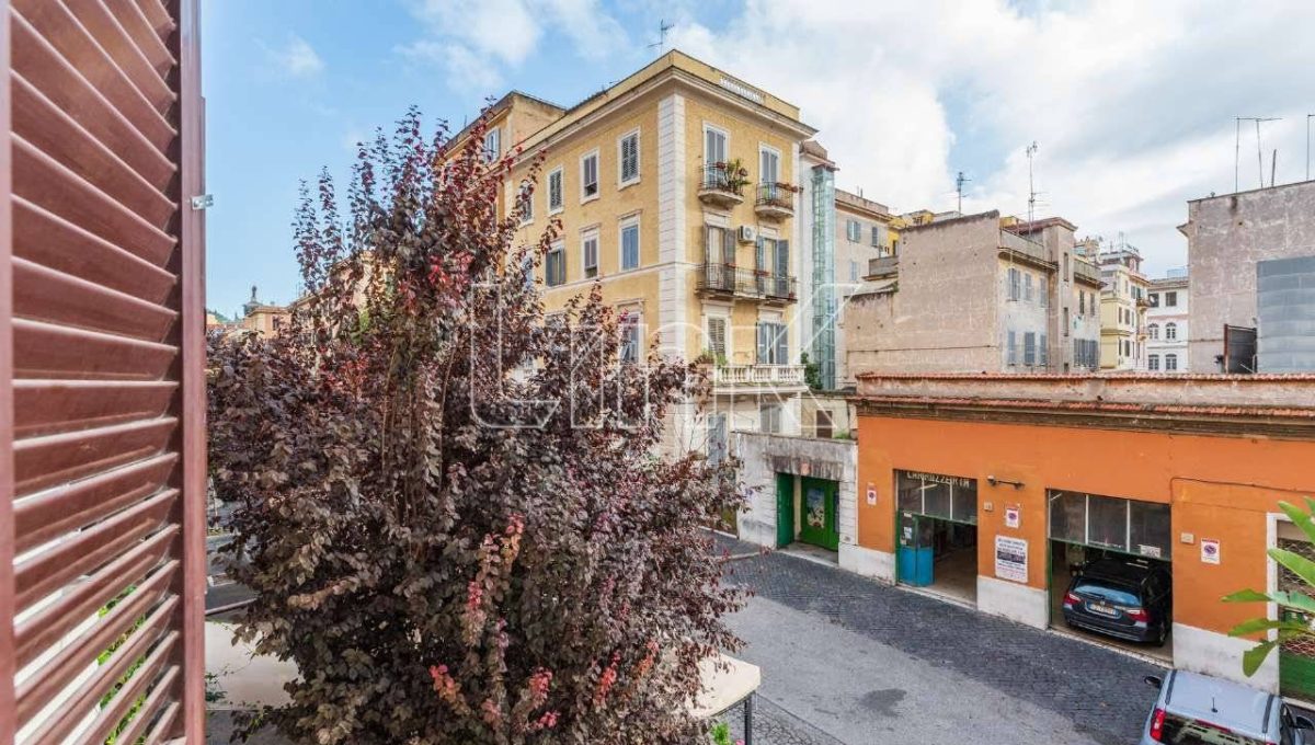 Appartamento in vendita via Girolamo Savonarola, Roma