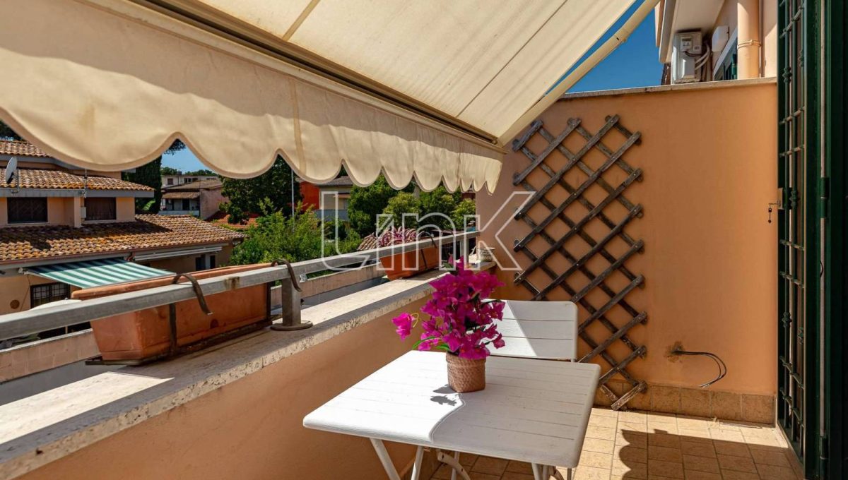 Villino a schiera in vendita via Sesia, Torvajanica