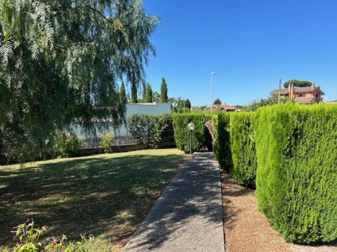 Villa in vendita via delle Rose, Lariano