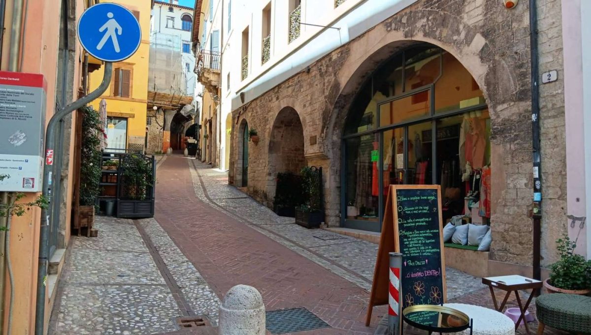 Locale commerciale in vendita Corso Giuseppe Garbaldi, Spoleto