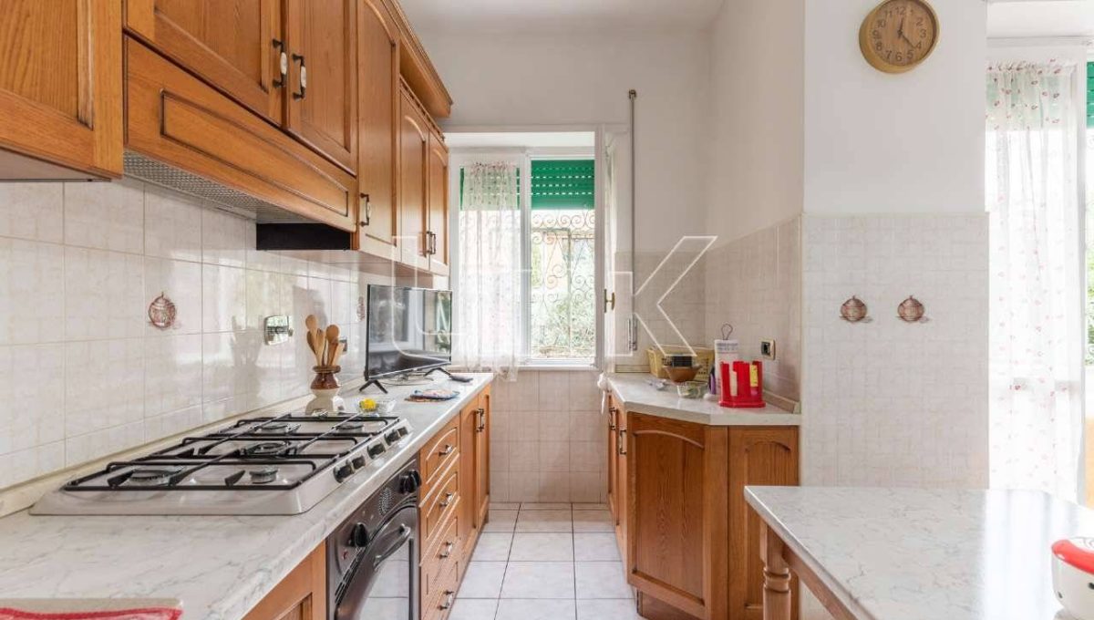 Appartamento in vendita via Ludovico de Simoni, Roma