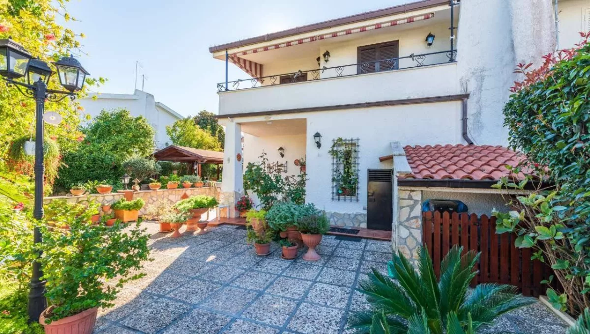 Villetta quadrifamiliare in vendita in via Casa Bianca, Marina di Cerveteri