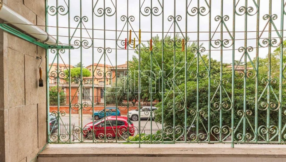 Appartamento in vendita via Ludovico de Simoni, Roma