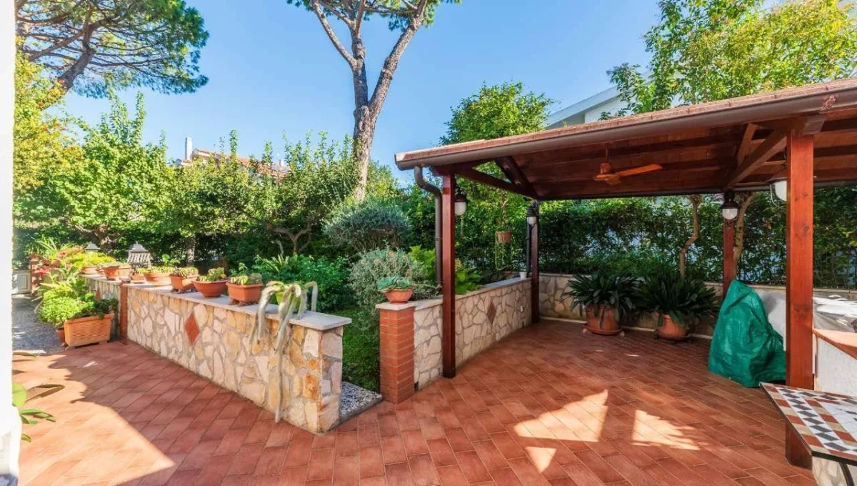 Villetta quadrifamiliare in vendita in via Casa Bianca, Marina di Cerveteri