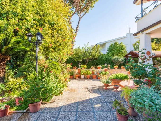 Villetta quadrifamiliare in vendita in via Casa Bianca, Marina di Cerveteri