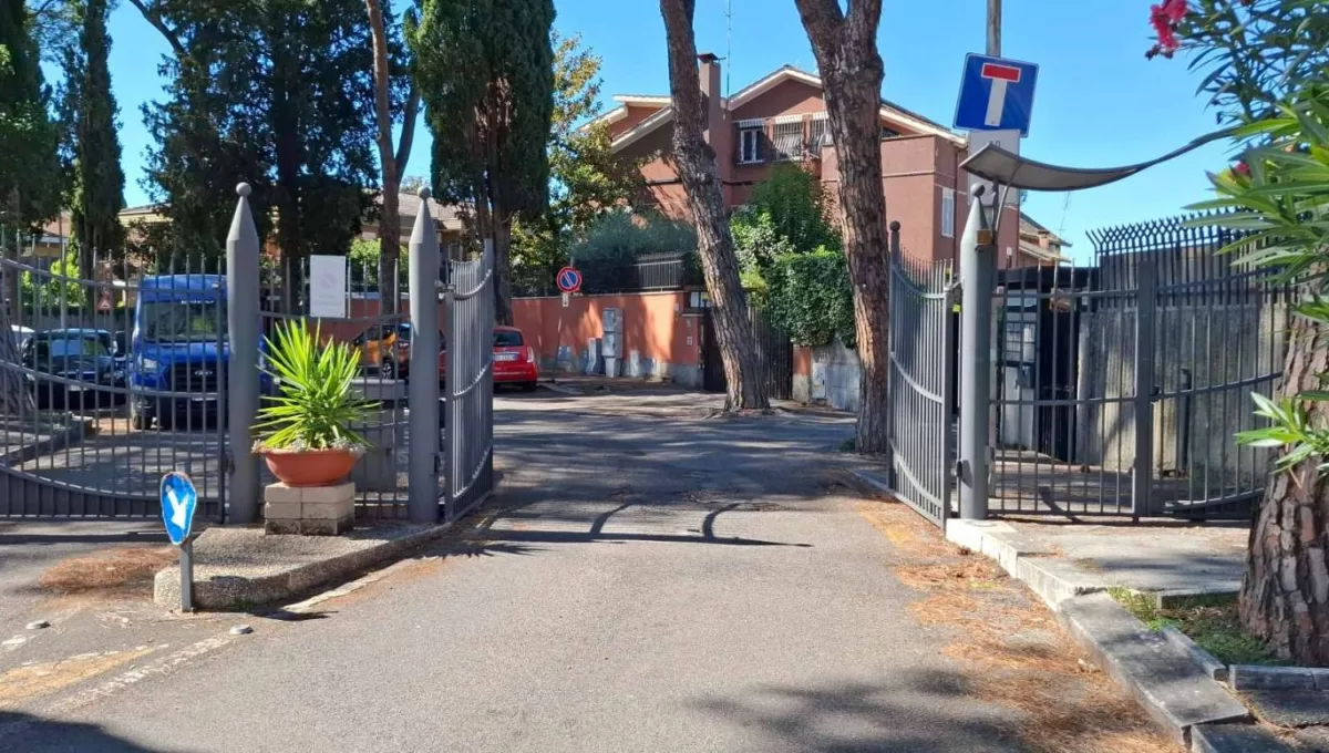 Appartamento in vendita in via Leonida Rech, Roma