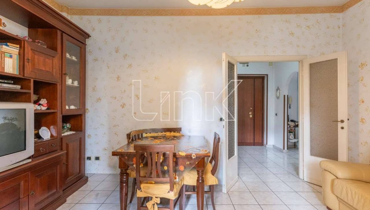 Appartamento in vendita via Ludovico de Simoni, Roma
