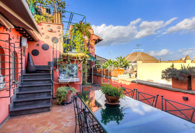 Attico e superattico in vendita via Monterone, Roma