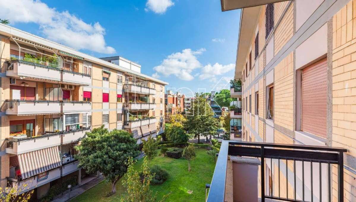 Appartamento in vendita via Comano,Roma