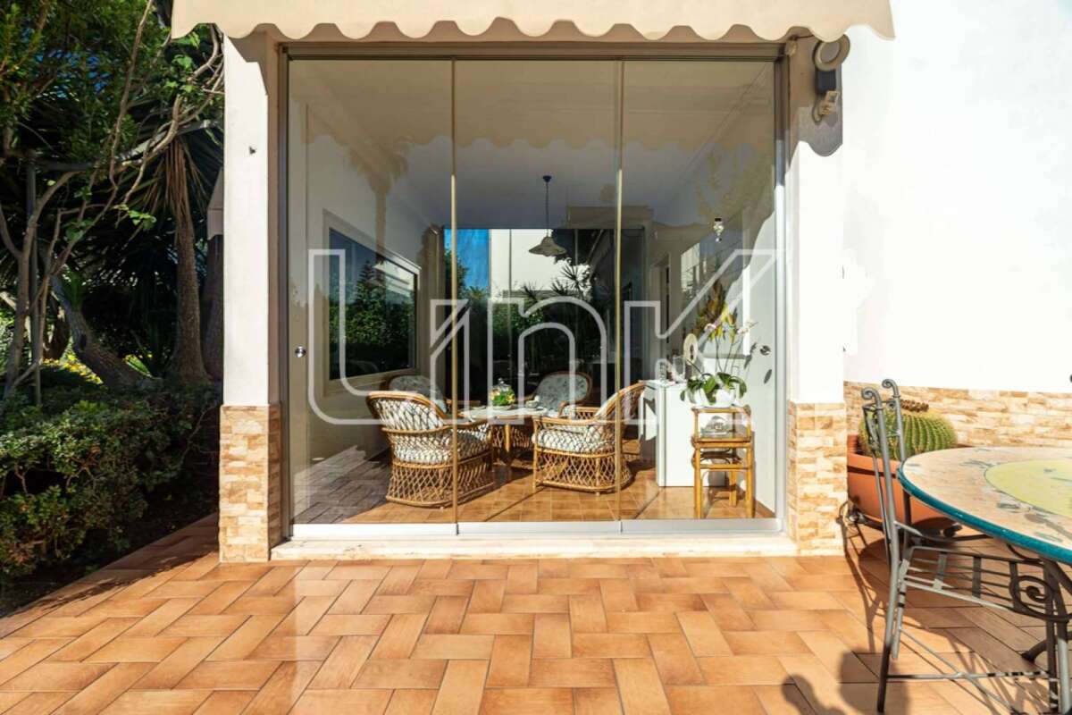 Villa in vendita via Luson, Roma