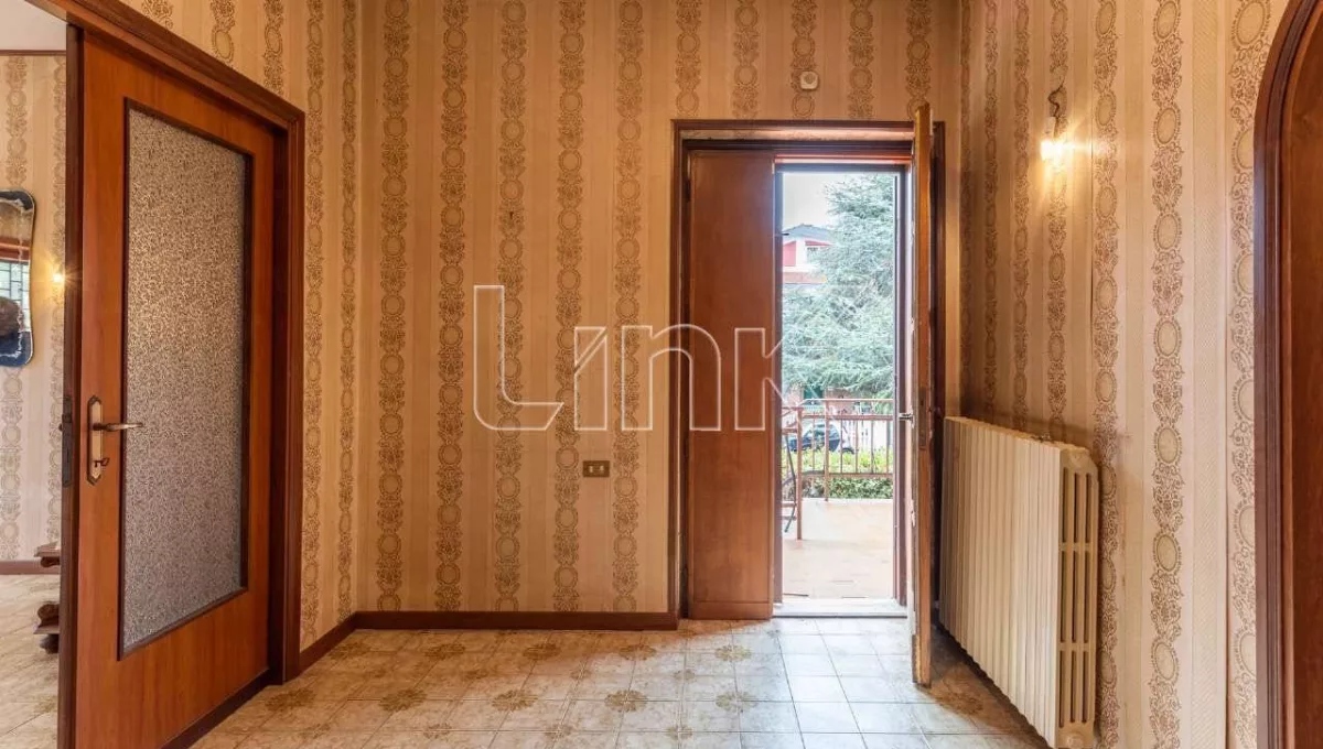 Villa quadrifamiliare in vendita in via Aristofane, Roma