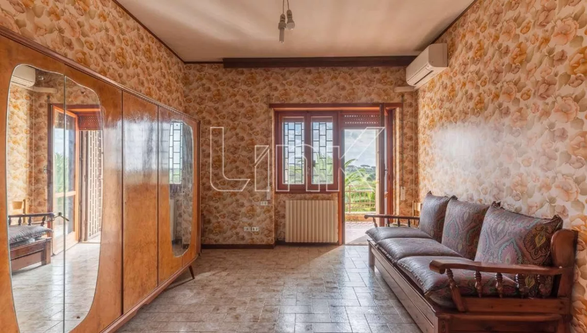 Villa quadrifamiliare in vendita in via Aristofane, Roma