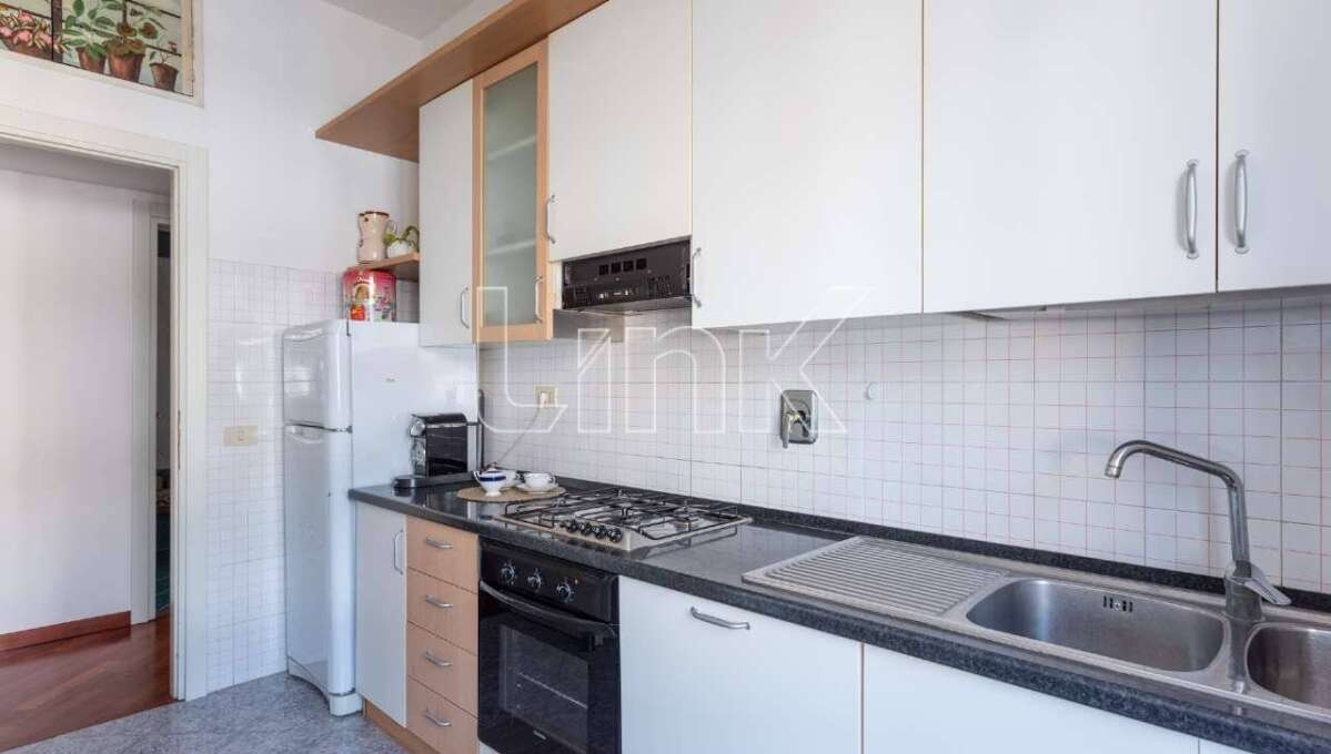 Appartamento in vendita via Comano,Roma