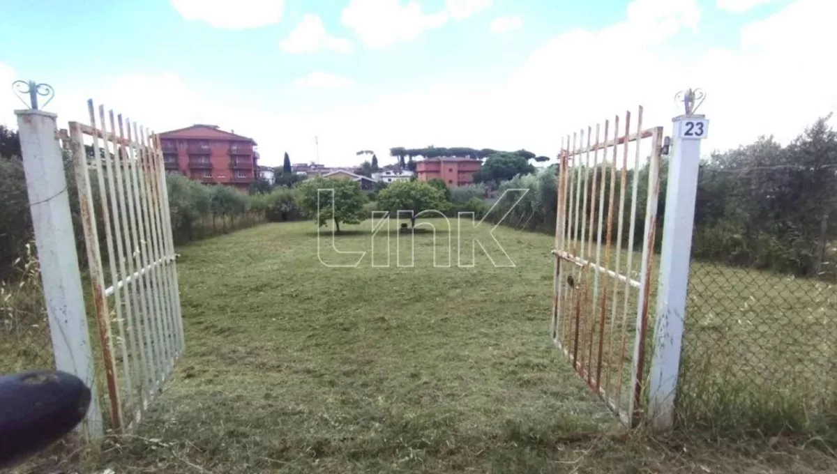 Terreno edificabile in vendita via Oratino, Roma