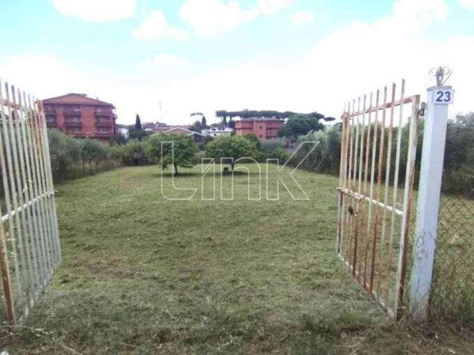 Terreno edificabile in vendita via Oratino, Roma